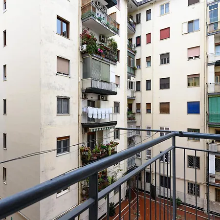 Via Coriolano 8 * نابولي