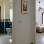 Via Coriolano 8 Neapol