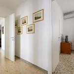 Via Coriolano 8 * Neapol