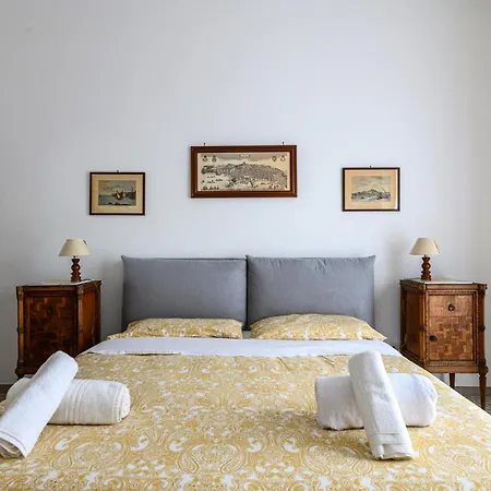 Via Coriolano 8 Appartement Napels