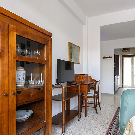 Via Coriolano 8 Appartement *